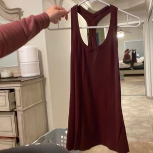 Size 6 tank top maroon color